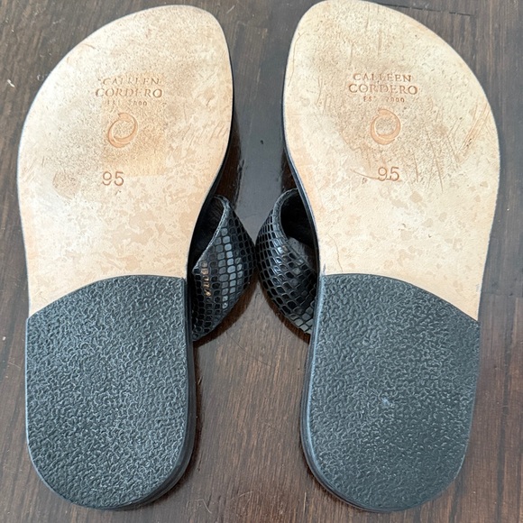 Colleen Cordero All Leather Black Sandals with Textured Straps 9.5 - Picture 4 of 7